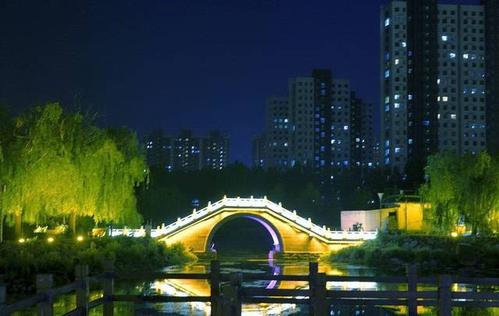 城市照明設(shè)計(jì)和燈光古樸的風(fēng)格